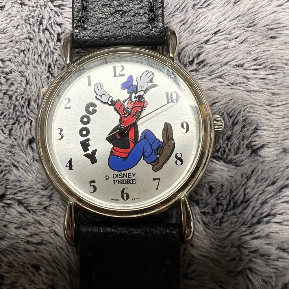 Vintage Disney Pedre Backwards Goofy Watch